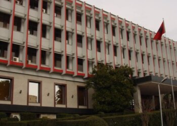 Ministria e Jashtme shqiptare reagon ndaj sulmit me raketë balistike nga Irani në hapësirën ajrore të Turqisë, duke i cilësuar ato si veprime të papërgjegjshme.