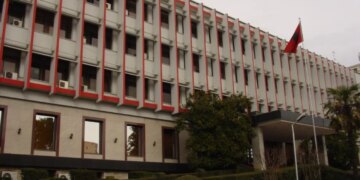 Ministria e Jashtme shqiptare reagon ndaj sulmit me raketë balistike nga Irani në hapësirën ajrore të Turqisë, duke i cilësuar ato si veprime të papërgjegjshme.