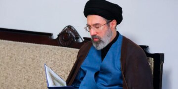 Mojtaba Khamenei lëshon mesazhin e tij të parë si udhëheqës suprem, duke paralajmëruar për mbylljen e Ngushticës së Hormuzit dhe sulme të mundshme ndaj bazave amerikane.