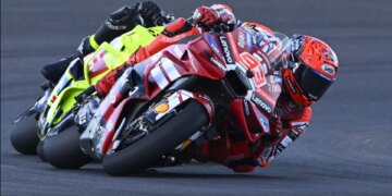 MotoGP në Brazil: Marc Marquez triumfon në Garën Sprint, Bezzecchi përjashtohet nga podiumi