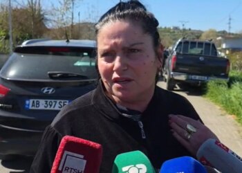 “Mund të jetë hedhur për të mbrojtur djalin”/ Krimi në familjen Rrapaj, fqinja: Dashuria ishte në lot, herën e fundit më tha…