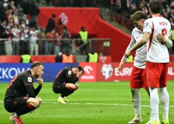 Mungesa e notave të "Top Channel": Strakosha dhe Bajrami mbeten në klasë, ndërsa Sylvinho nuk e përdori Muçin. Pilo nuk pranoi të bëhej protagonist.