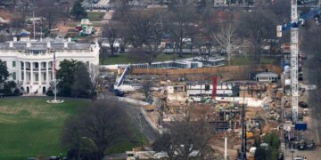 Ndërpriten përkohësisht punimet për ndërtimin e sallës së ballos në Shtëpinë e Bardhë, Gjykata federale në SHBA e debatton Trump: Nuk ke përmbushur kërkesat ligjore.