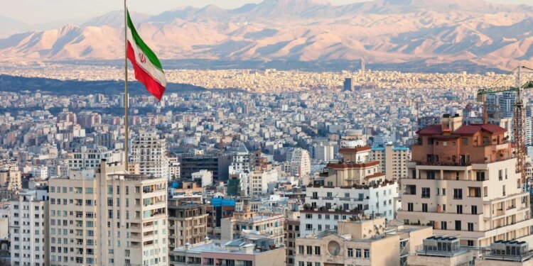 Nga mbyllja e bazave amerikane në zonë deri te marrëveshja për Hormuzin, cilat janë gjashtë kërkesat e Iranit për të përfunduar konfliktin?