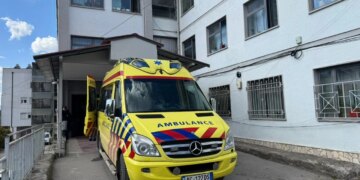 Ngjarje alarmante në Korçë, foshnja 2 muajshe në rrezik për shkak të mungesës së ushqyerjes me gji nga ana e nënës.