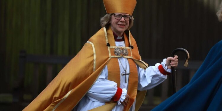 Ngjarje historike për Kishën e Anglisë: Kurorëzohet Kryepeshkopja e parë femër e Canterbury-t.