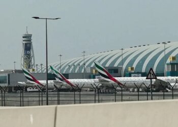 Një individ humb jetën nga një raketë në Dubai/ Britania e Madhe fillon fluturimet me çarter për qytetarët britanikë që janë në këtë zonë.