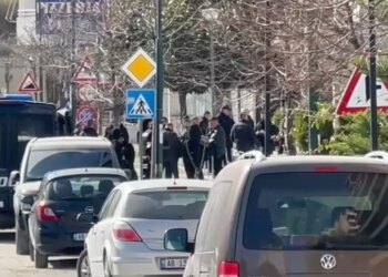 Operacioni i shpejtë në Vlorë përfundon, forcat e RENEA-s dhe FNSH-së tërhiqen nga zona e Ujit të Ftohtë.