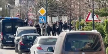 Operacioni i shpejtë në Vlorë përfundon, forcat e RENEA-s dhe FNSH-së tërhiqen nga zona e Ujit të Ftohtë.