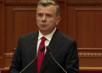 PD njoftoi se do të mungojë në seancën parlamentare të nesërme, ndërsa Balla reagon: Ai që ju ka udhëzuar, nuk ka në mendje interesin e Shqipërisë.