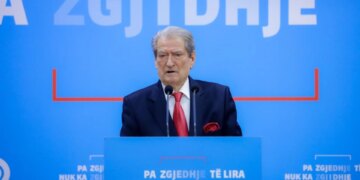 PS nuk e pranoi kërkesën e SPAK për arrestimin e Ballukut, ndërsa Berisha akuzon se ai sulmoi drejtësinë dhe qytetarët shqiptarë.