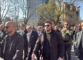 Pak minuta para fillimit të protestës, Berisha dhe përkrahësit e tij i bëjnë thirrje Parlamentit.