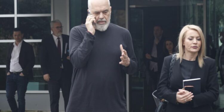 Pas shpalljes së zgjedhjeve brenda partisë, Rama convokon të gjithë deputetët e PS dhe liderët e degëve.