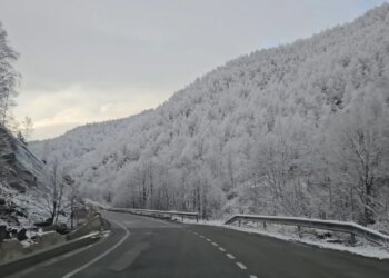 Pranvera parashikohet me reshje shiu dhe dëbore; ja çfarë pritet gjatë ditëve në vazhdim dhe në fillim të muajit prill.