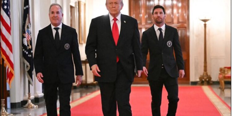 Presidenti Donald Trump prit Messin dhe ekipin e Inter Miamit në Shtëpinë e Bardhë, duke diskutuar për raketat në Iran dhe Ronaldon.