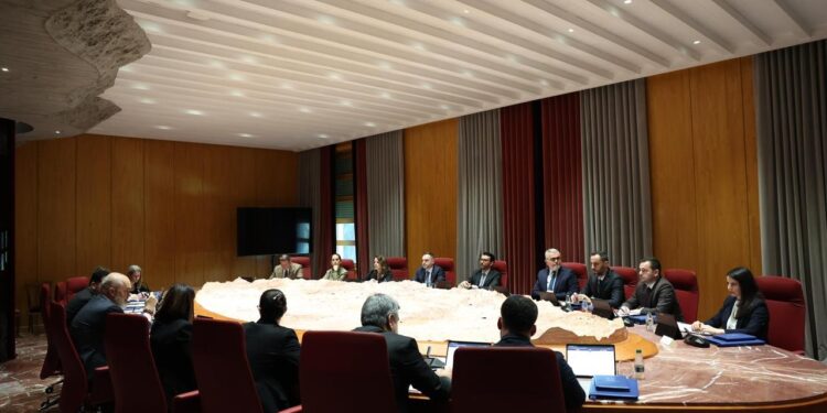 “Propozohet miratimi i akteve nënligjore për bastet sportive”: Qeveria shpall vendimet e reja në lidhje me hapjen e liceut francez në Korçë dhe investimin prej 67 milionë eurosh për sistemin e kanalizimeve.