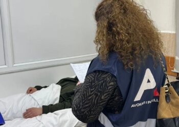 Protesta e PD në Tiranë; Avokati i Popullit bën publik raportin fillestar: Një protestues ka raportuar për dhunë nga ana e policisë, hetimet kanë filluar...