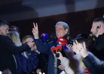 Protestues të plagosur gjatë protestës, Berisha nga spitali: "Demonstruesi nga Berati u godit, përgjegjësit për dhunën do të ndëshkohen."