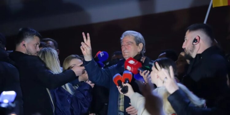 Protestues të plagosur gjatë protestës, Berisha nga spitali: "Demonstruesi nga Berati u godit, përgjegjësit për dhunën do të ndëshkohen."