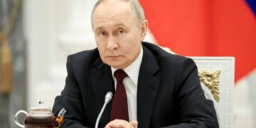 Putin uron djalin e Khameneit për zgjedhjen si lider të ri suprem të Iranit: Jam i sigurt se do të nderosh trashëgiminë e babait tënd.