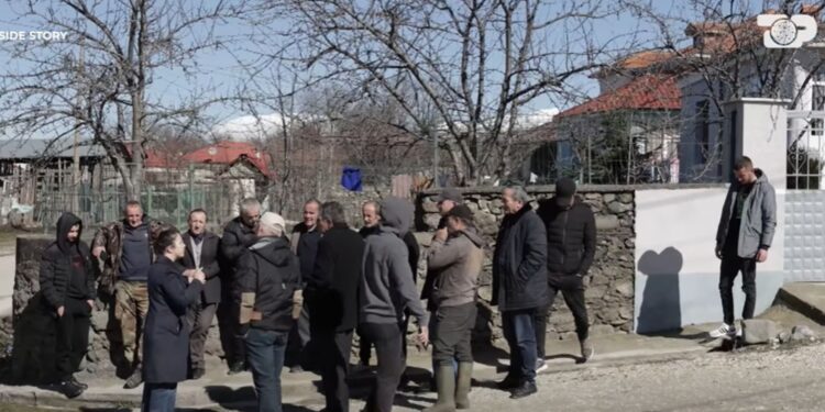 Qindra hektarë tokë në Qinam dhe Taç destinohen për energji fotovoltike, banorët shprehin shqetësim: Po na heqin burimin e jetesës!