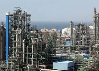 Racionimi i naftës/ Britania ndërmerr veprime, ofron 50 milion paund mbështetje. Sri Lanka dhe Mianmari fillojnë të vendosin kufizime.