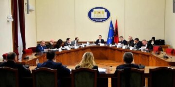 Raporti i PD në Këshillin e Mandateve zbulon se Prokuroria ka konfirmuar kërcënimet ndaj dëshmitarëve nga Balluku, duke kërkuar leje për arrestimin e tij nga SPAK.