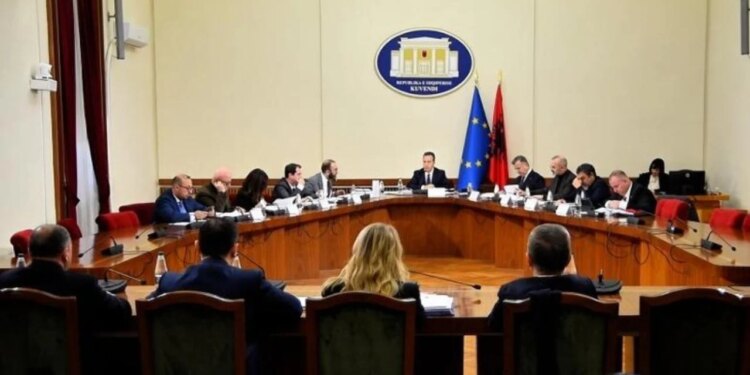 Raporti i PD në Këshillin e Mandateve zbulon se Prokuroria ka konfirmuar kërcënimet ndaj dëshmitarëve nga Balluku, duke kërkuar leje për arrestimin e tij nga SPAK.