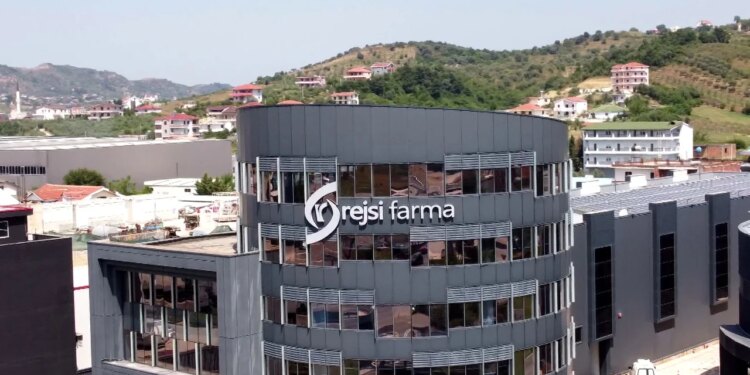 Rejsi Farma në hetim për abuzime dhe faturime të dyfishta në Spitalin e Beratit, si dhe në spitale të tjera rajonale për ilaçet.