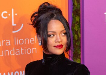Rihanna lë Los Angeles pas incidentit me armë në shtëpinë e saj