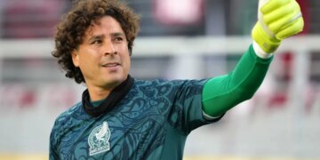 "Rikthimi i tij është i afërt" / Botërori po afrohet, tifozët mezi presin rikthimin e legjendës së portës mexikane.