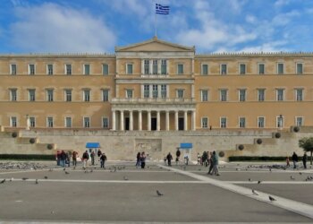 Rritja e çmimeve si rezultat i konfliktit në Lindjen e Mesme, qeveria greke merr masa të menjëhershme për ushqimin dhe karburantet.