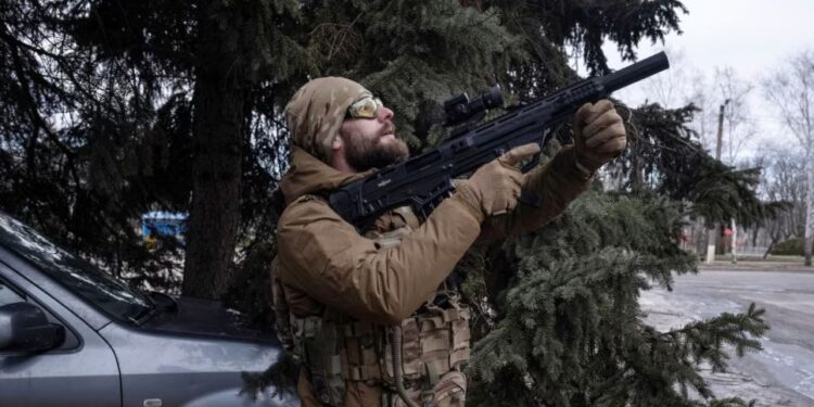 Rusia dhe Ukraina realizojnë shkëmbim sulmesh me dronë pas takimeve SHBA-Ukrainë në Floridë.