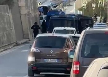 SPAK dhe forcat RENEA kanë operuar në Vlorë, ndërsa analiza e komunikimeve nga SKY ECC ka ndihmuar në goditjen e grupit kriminal të Hajrullës.