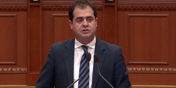 SPAK kërkon arrestimin e Ballukut, Bylykbashi paraqet raportin e opozitës: Deputetët ftohen të votojnë në favor.