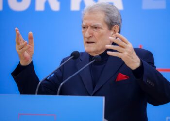 “Sali Berisha akuzon Belinda Ballukun për përpjekje për të blerë shtetësi në Serbi: Sipërmarrësi digjital më ka njoftuar”