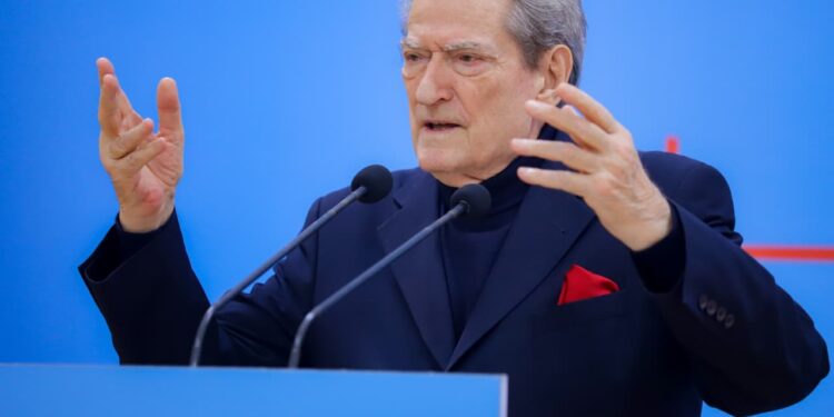 “Sali Berisha akuzon Belinda Ballukun për përpjekje për të blerë shtetësi në Serbi: Sipërmarrësi digjital më ka njoftuar”