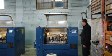 Serat greke me produkte shqiptare, spango nga Kavaja shpërndahet në Greqi, tregtarët: Bujqësia në vend po përballet me rënien.