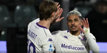 Serie A: Fiorentina siguron një fitore vendimtare ndaj Cremoneses për mbijetesë.