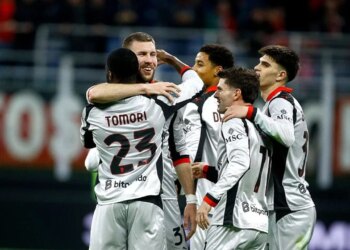 Serie A: Milani kthehet te fitorja, kuqezinjtë mundin me vështirësi Torinon dhe rifillojnë ndjekjen e Interit.