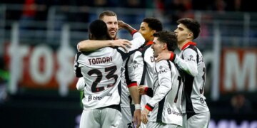 Serie A: Milani kthehet te fitorja, kuqezinjtë mundin me vështirësi Torinon dhe rifillojnë ndjekjen e Interit.