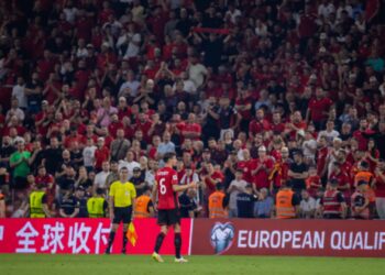 Sfida mes Polonisë dhe Shqipërisë: Informacioni i nevojshëm për tifozët kuqezi që do të udhëtojnë në Varshavë.