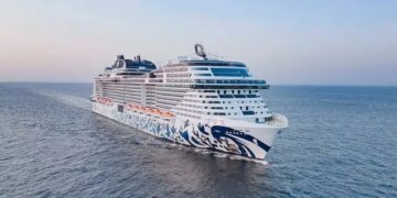 Shpërthim i ri afër Dubait, turistët kalojnë natën e dytë të izoluar në kroçere