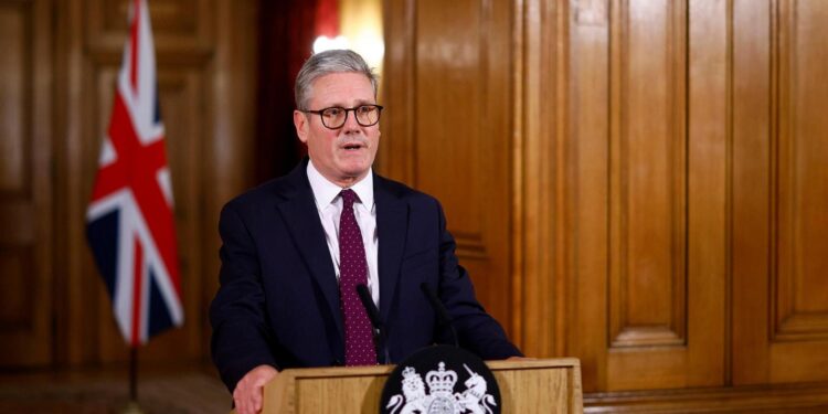 Starmer shpreh zhgënjimin e tij pas deklaratës së Trump: "Nuk besojmë se regjimi mund të ndryshojë nga ajri"