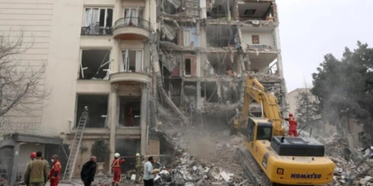 Sulm me bomba thërrmuese në Tel Aviv lë 6 të plagosur; Izraeli reagimin e tij e shpreh me goditje në Iran.