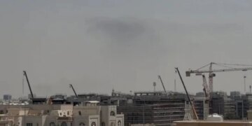 Sulmet iraniane në Abu Dhabi, një shtetas pakistanez vdes pas goditjes nga mbetje raketore