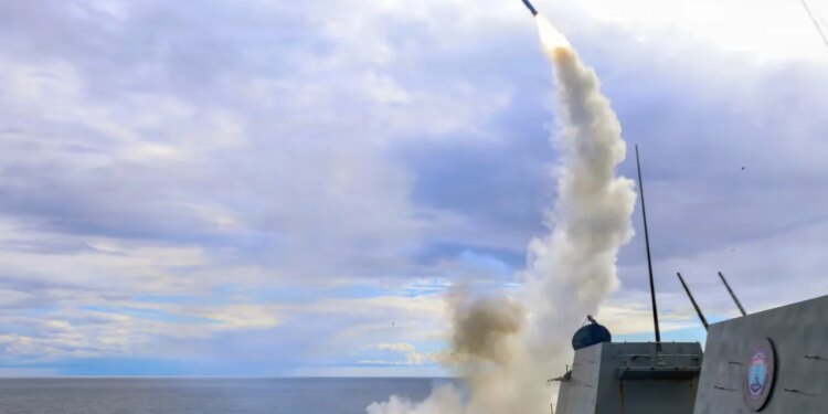 Sulmet mbi Iranin: Nga B-2, Tomahawk, Patriot deri te THAAD - një përmbledhje e armëve të përdorura nga Uashingtoni.