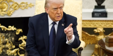 Sulmi i përbashkët amerikan dhe izraelit ndaj Iranit, Trump: E kemi goditur ushtarakisht, ekonomikisht dhe në çdo aspekt tjetër.