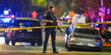 Të shtëna me armë në një bar në Teksas: tre viktima dhe 14 të plagosur.