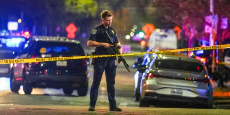 Të shtëna me armë në një bar në Teksas: tre viktima dhe 14 të plagosur.